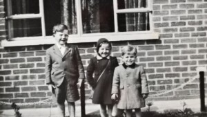 Robert Walton and his siblings